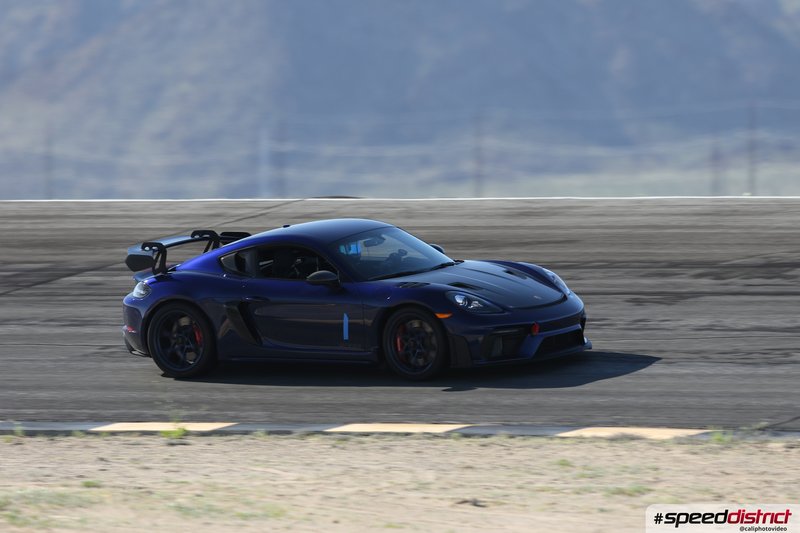 Porsche Cayman GT4