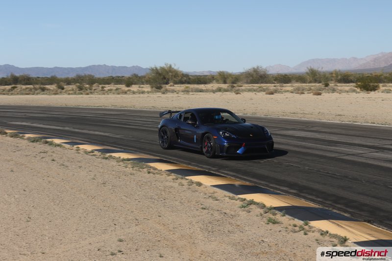 Porsche Cayman GT4 RS