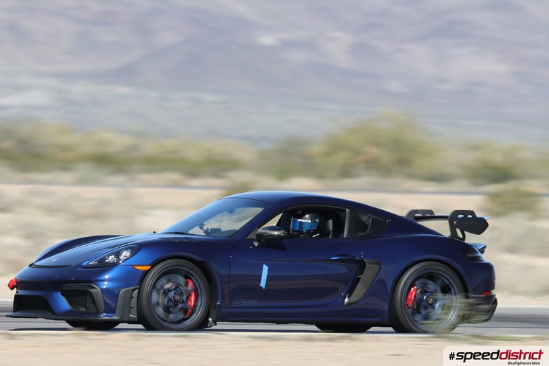 Porsche Cayman GT4 RS