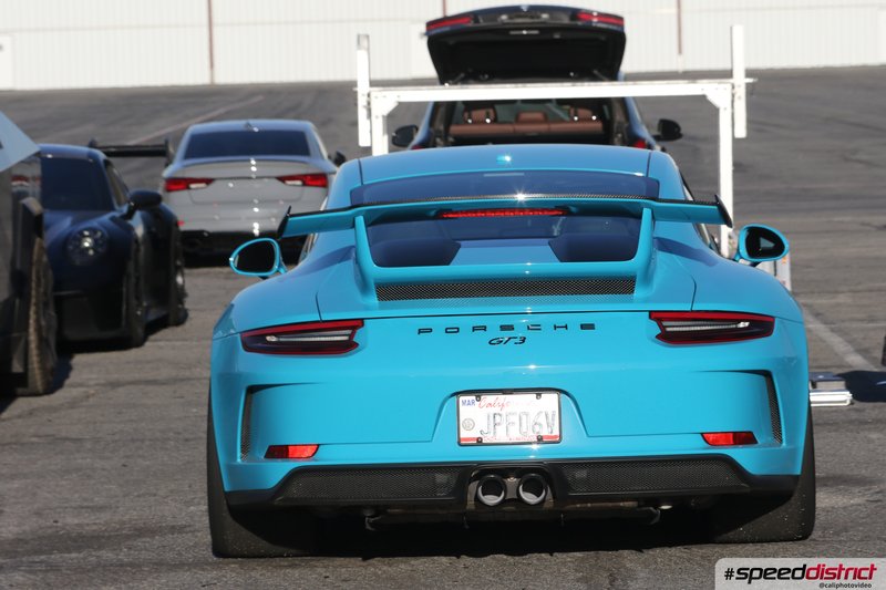 Porsche 911 Miami Blue