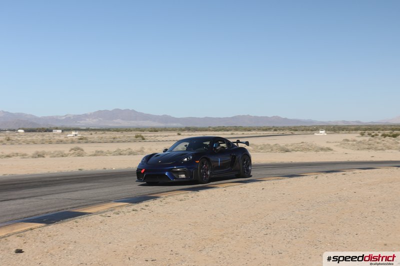 Porsche Cayman GT4 RS