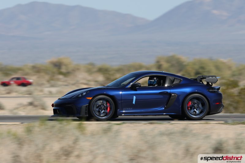Porsche Cayman GT4 RS