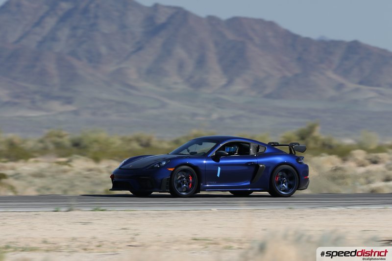 Porsche Cayman GT4 RS