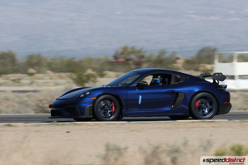 Porsche Cayman GT4 RS
