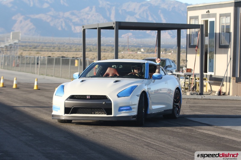Nissan GT-R white