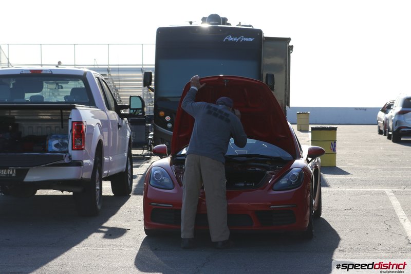 Porsche 718 Guards Red