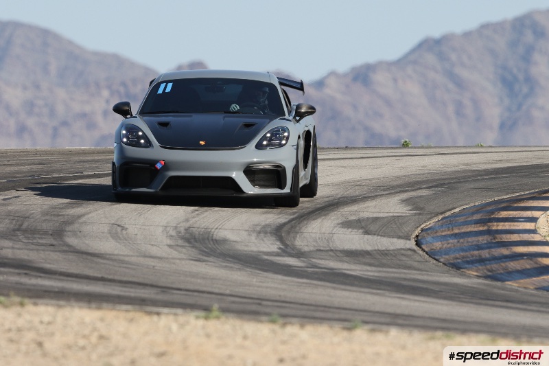 Porsche Cayman GT4 RS