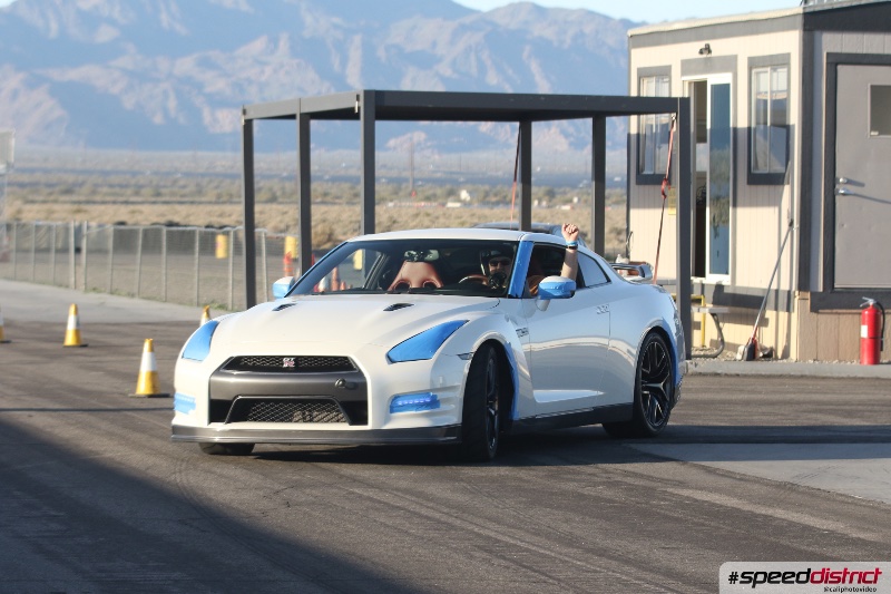 Nissan GT-R white