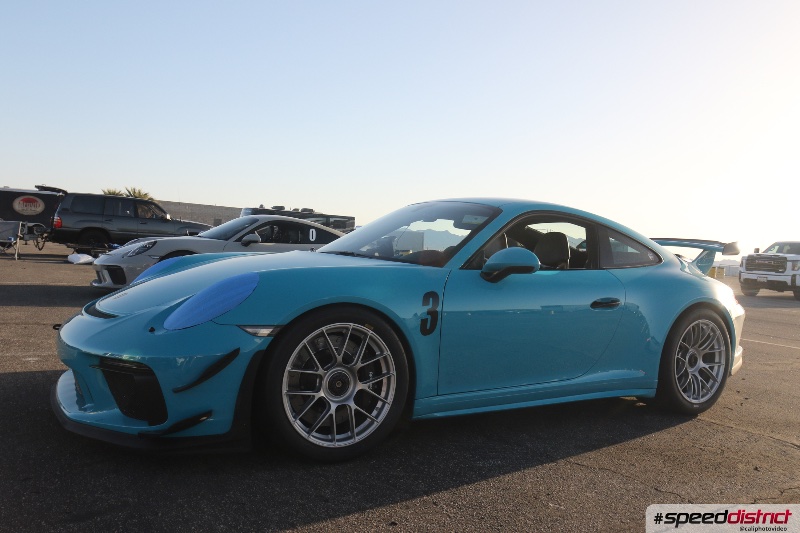 Porsche 911 Miami Blue