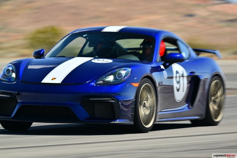 Porsche Cayman GT4