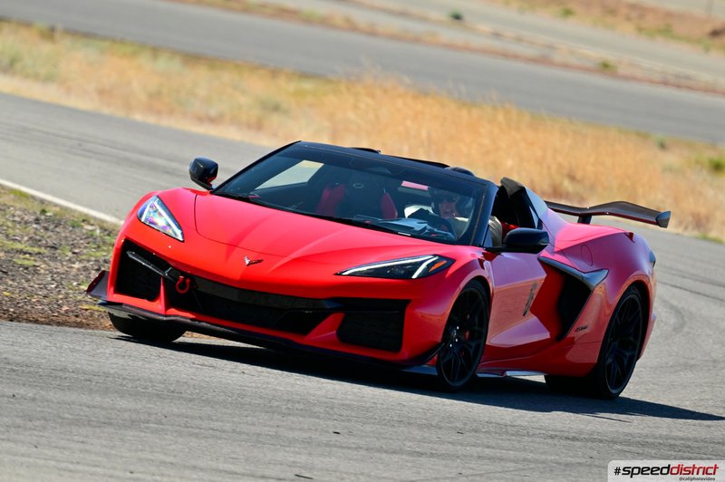 Chevrolet Corvette Z06 red