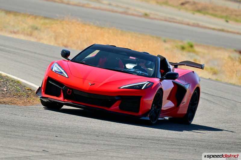 Chevrolet Corvette Z06 red