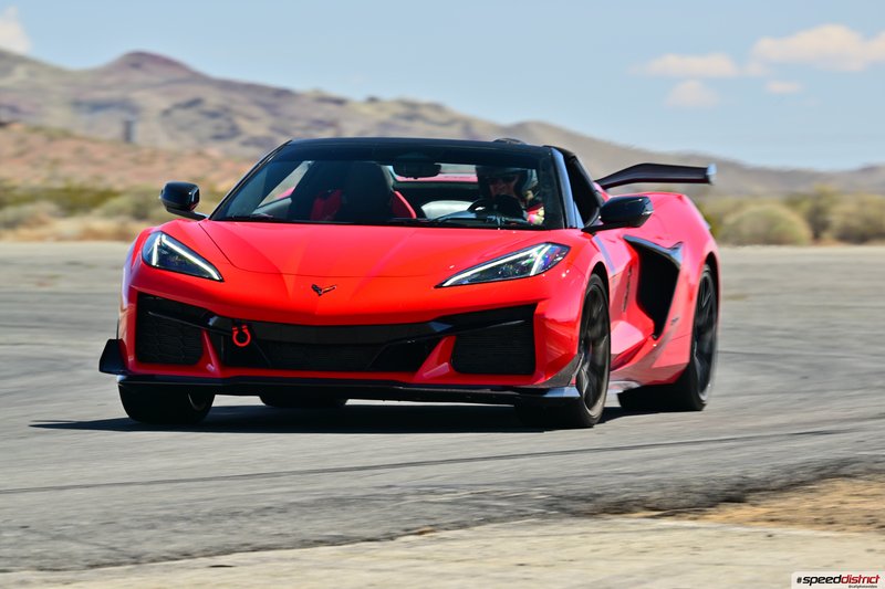 Chevrolet Corvette Z06 red