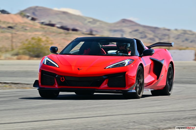 Chevrolet Corvette Z06 red