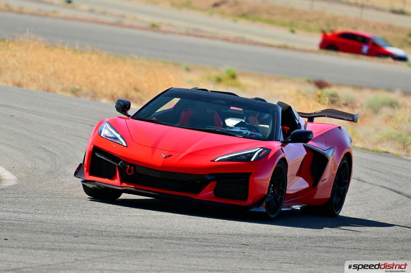 Chevrolet Corvette Z06 red