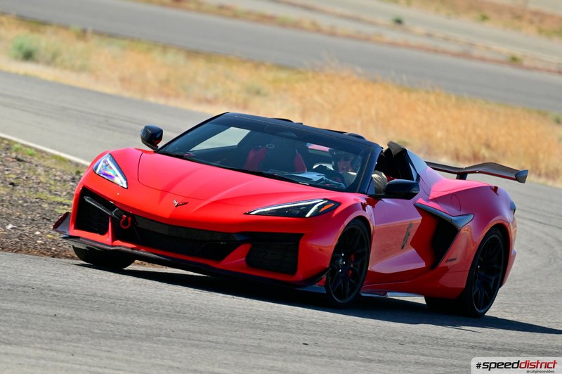 Chevrolet Corvette Z06 red