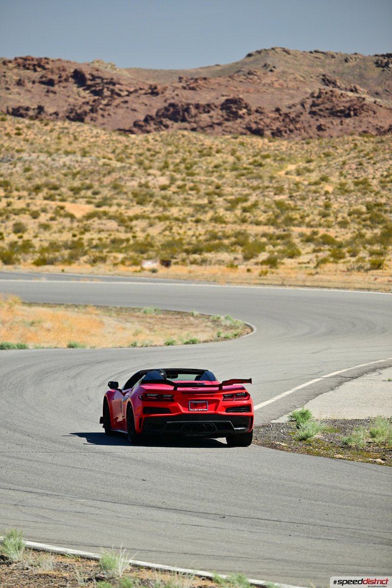 Chevrolet Corvette Z06 red