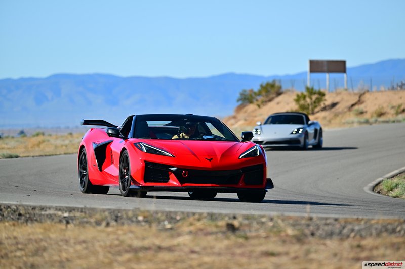 Chevrolet Corvette Z06 red