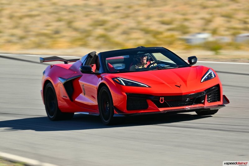 Chevrolet Corvette Z06 red