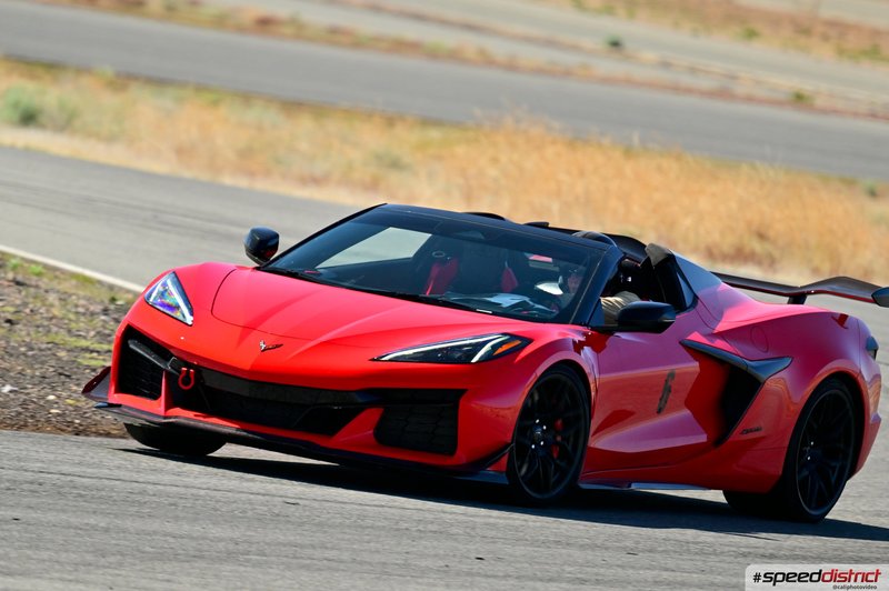 Chevrolet Corvette Z06 red