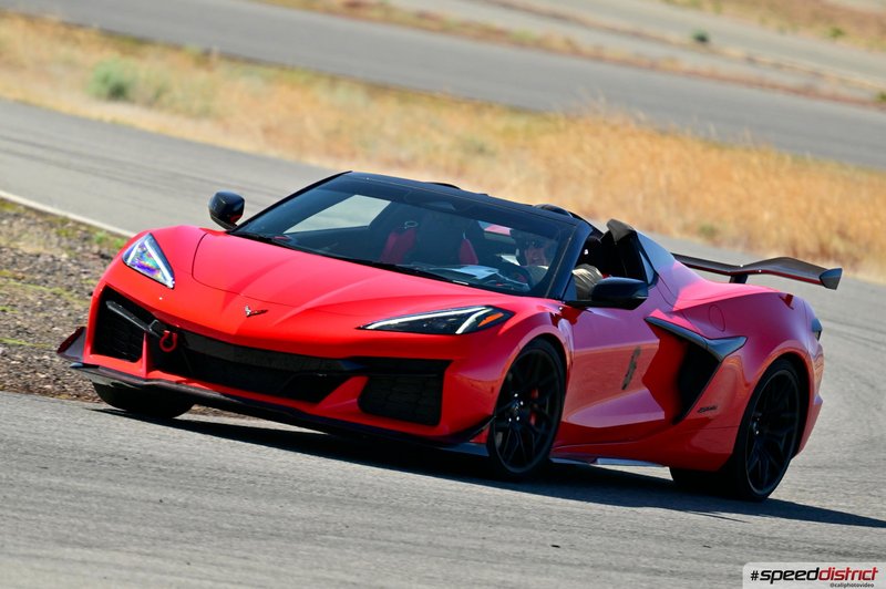Chevrolet Corvette Z06 red