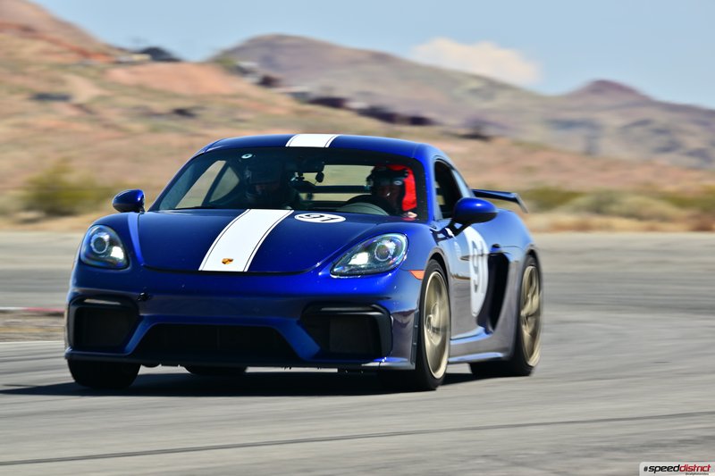 Porsche Cayman GT4