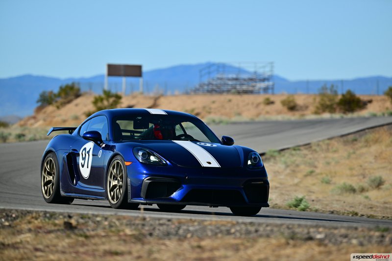 Porsche Cayman GT4