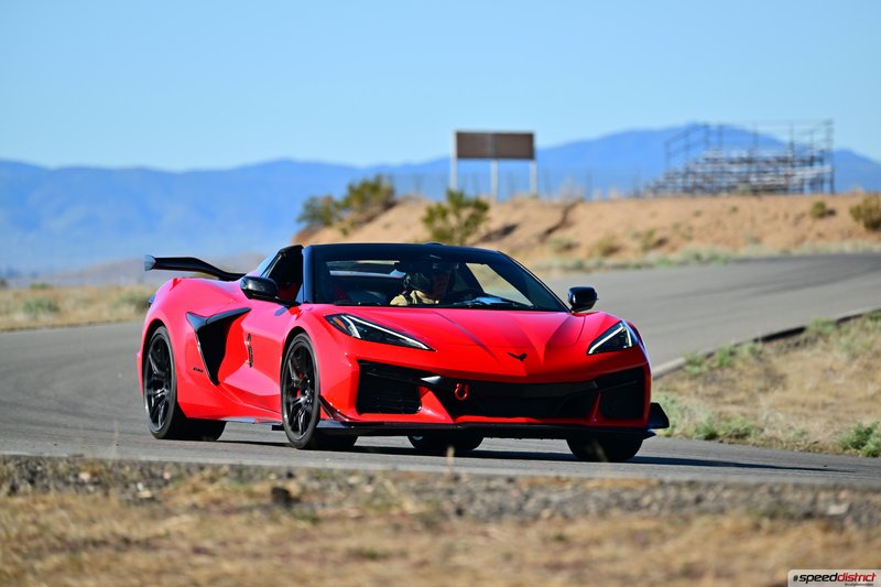Chevrolet Corvette Z06 red