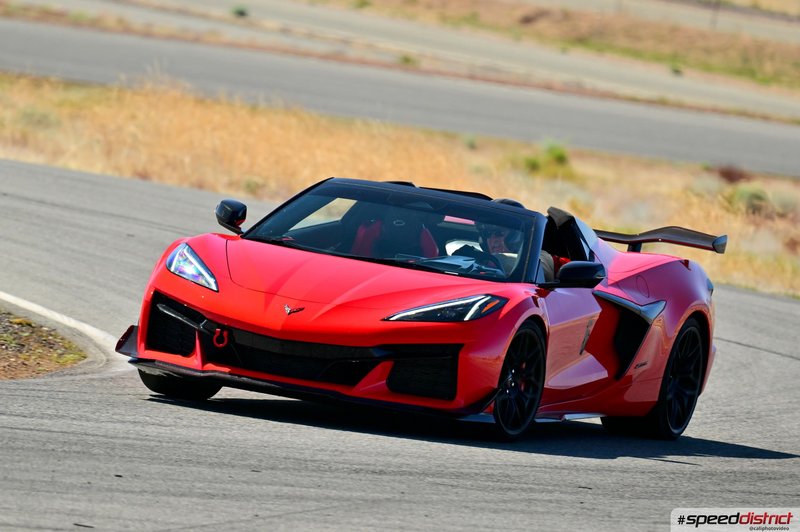 Chevrolet Corvette Z06 red