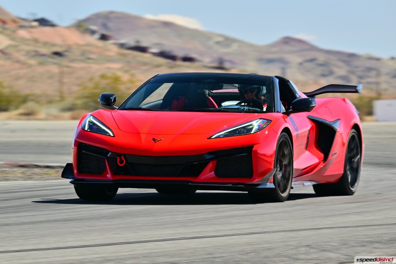 Chevrolet Corvette Z06 red