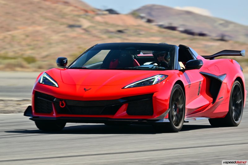Chevrolet Corvette Z06 red
