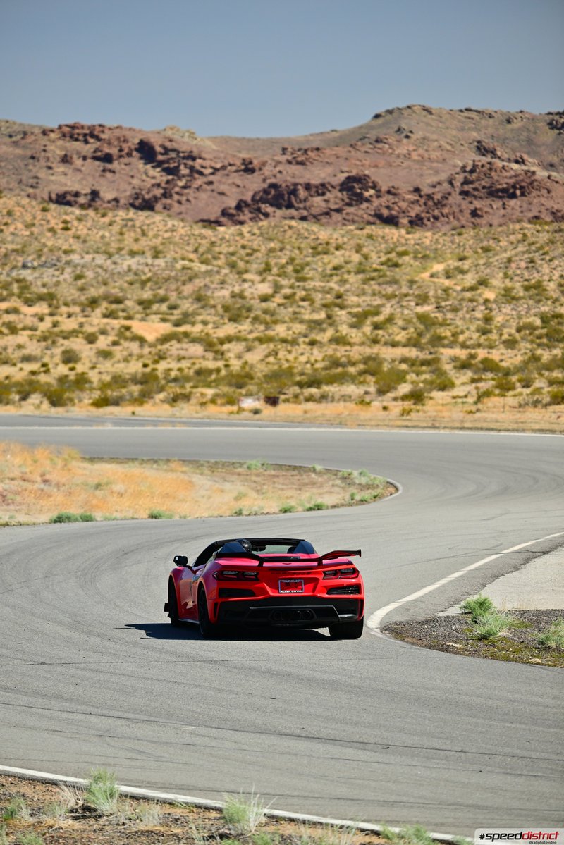 Chevrolet Corvette Z06 red