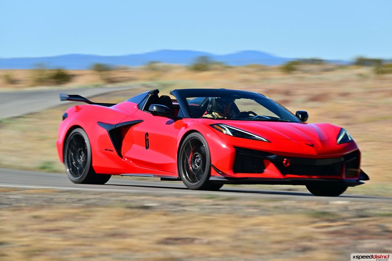 Chevrolet Corvette Z06 red