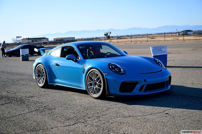 Porsche 911 blue