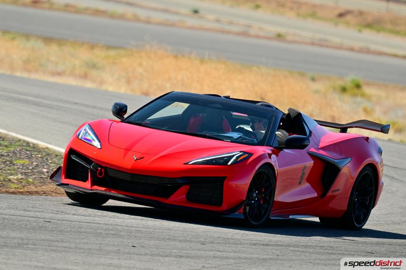 Chevrolet Corvette Z06 red