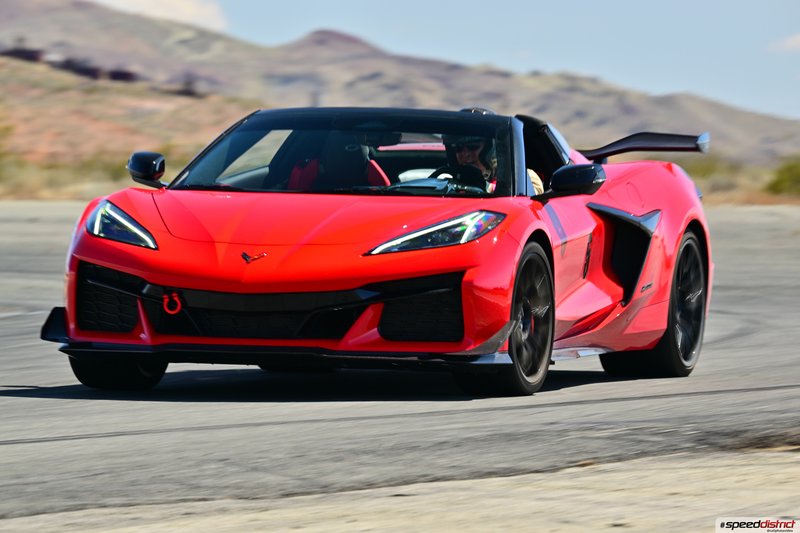 Chevrolet Corvette Z06 red