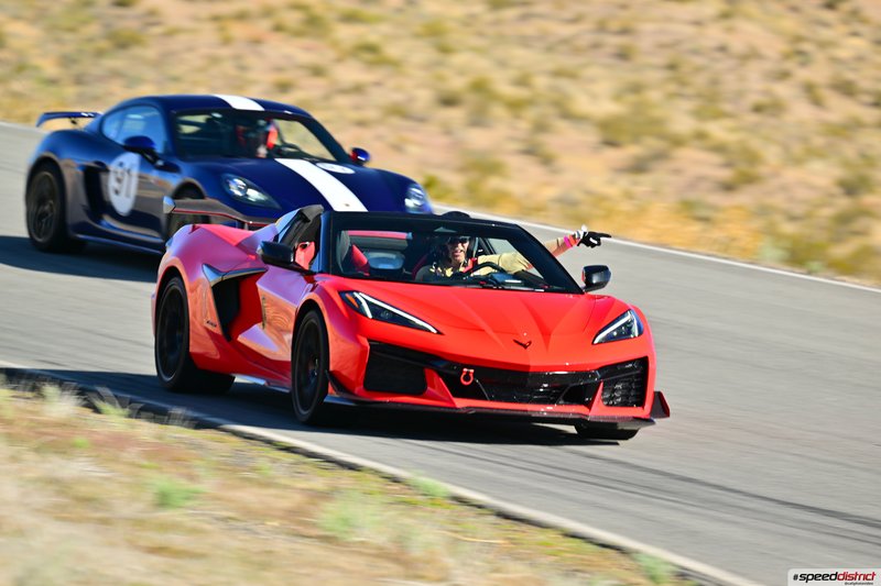 Chevrolet Corvette Z06 red