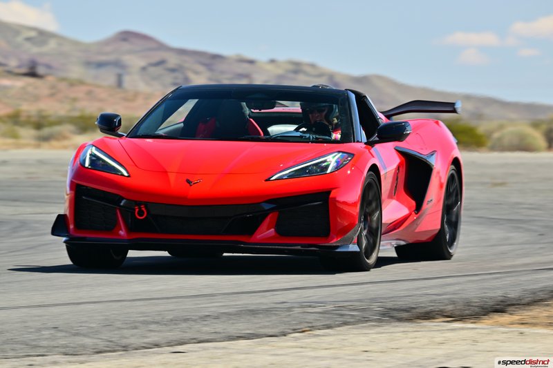 Chevrolet Corvette Z06 red