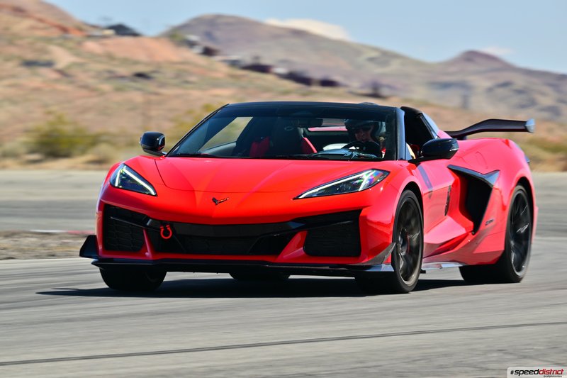 Chevrolet Corvette Z06 red