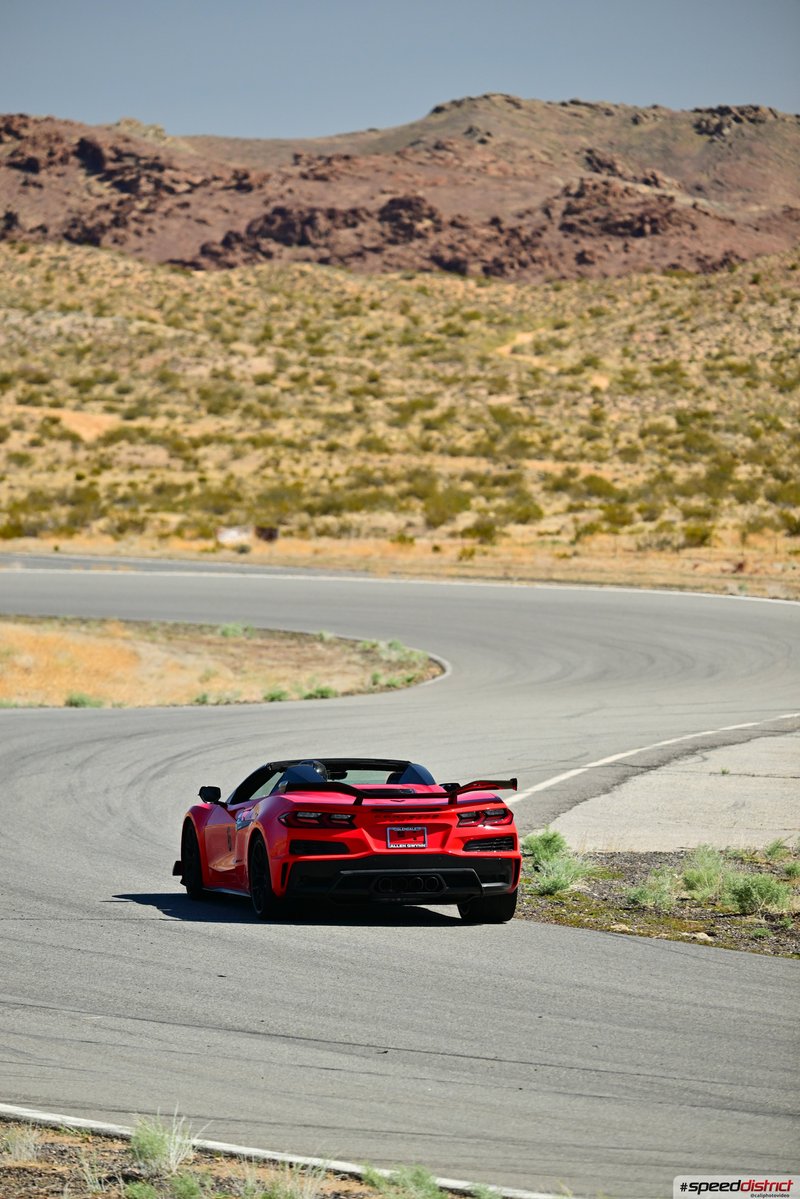 Chevrolet Corvette Z06 red
