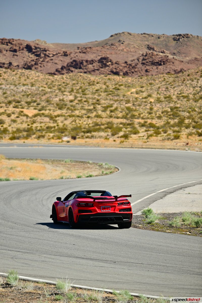Chevrolet Corvette Z06 red