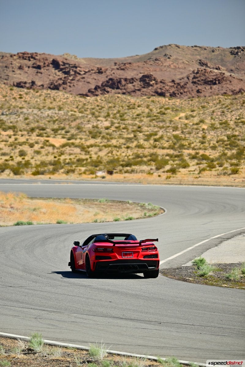 Chevrolet Corvette Z06 red