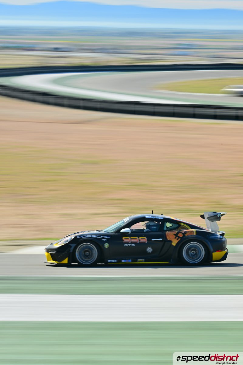 Porsche Cayman GT4