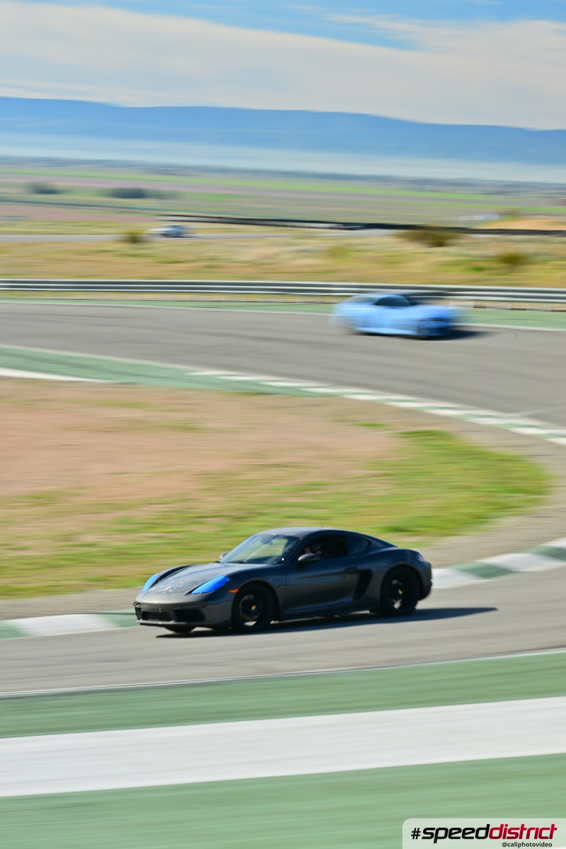 Porsche Cayman GT4