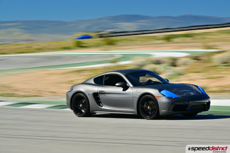 Porsche Cayman GT4