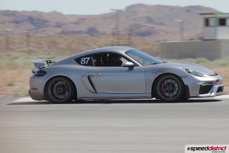 Porsche Cayman GT4