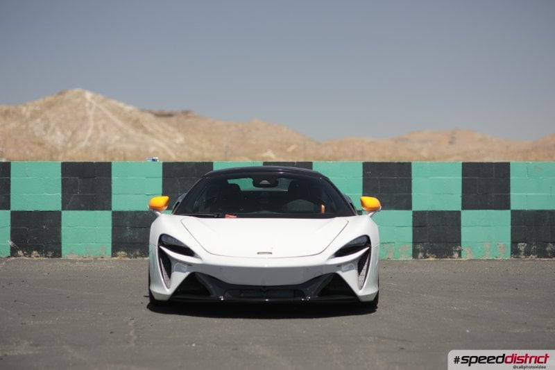 McLaren Artura white