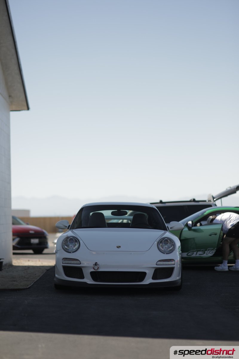 Porsche 911 white