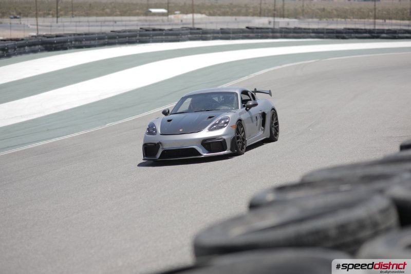 Porsche Cayman GT4