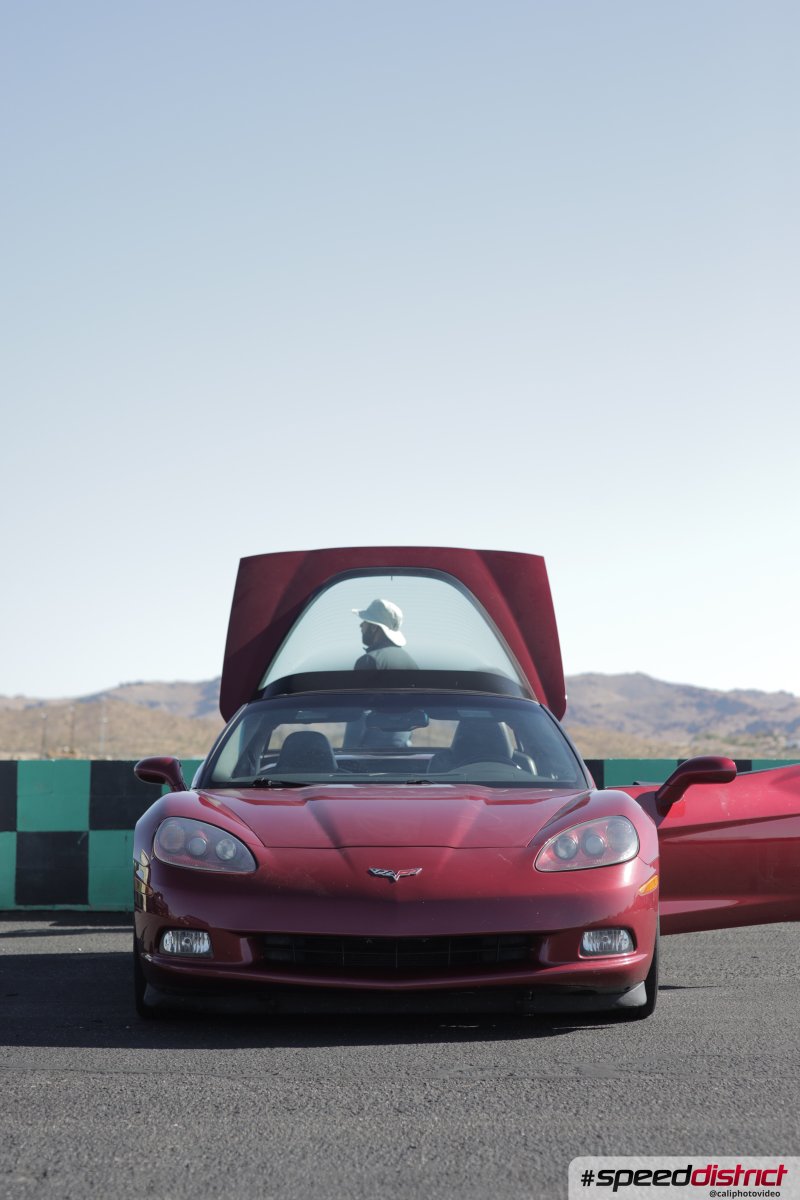Chevrolet Corvette red